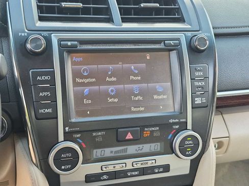 Used 2014 Toyota Camry XLE w/ Convenience Package FWD image 27