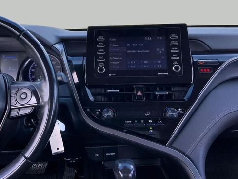 Used 2023 Toyota Camry SE FWD image 7