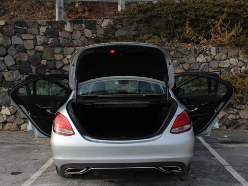 Used 2017 Mercedes-Benz C 300 4MATIC Sedan image 10