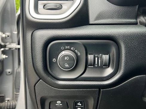 Used 2020 RAM 1500 Laramie AWD/4WD image 18