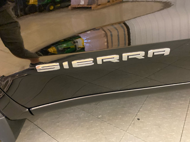 Used 2026 GMC Sierra 1500 SLT AWD/4WD image 7