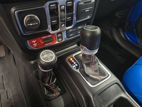 Used 2022 Jeep Gladiator Rubicon w/ Cold Weather Group AWD/4WD image 29