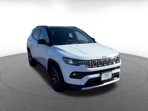 Used 2025 Jeep Compass Limited image 3