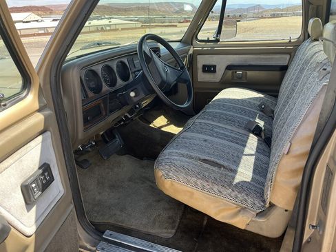 Used 1990 Dodge D/W Truck 250 RWD image 9