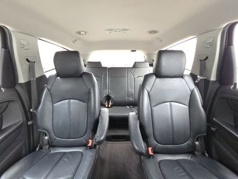 Used 2016 Chevrolet Traverse LT image 20