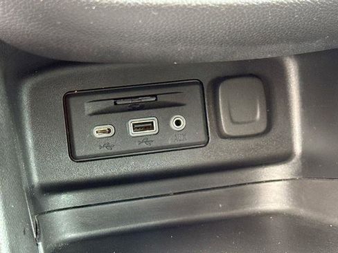 Used 2020 Chevrolet Equinox LT w/ Sport Edition image 25