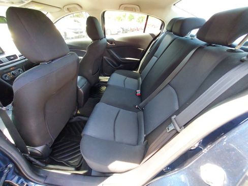 Used 2016 MAZDA MAZDA3 i Sport FWD image 9