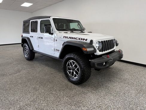 Used 2025 Jeep Wrangler Unlimited Rubicon image 17