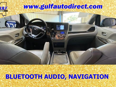 Used 2020 Toyota Sienna XLE w/ XLE Navigation Package image 2