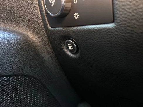 Used 2022 Jeep Grand Cherokee Laredo X RWD image 19