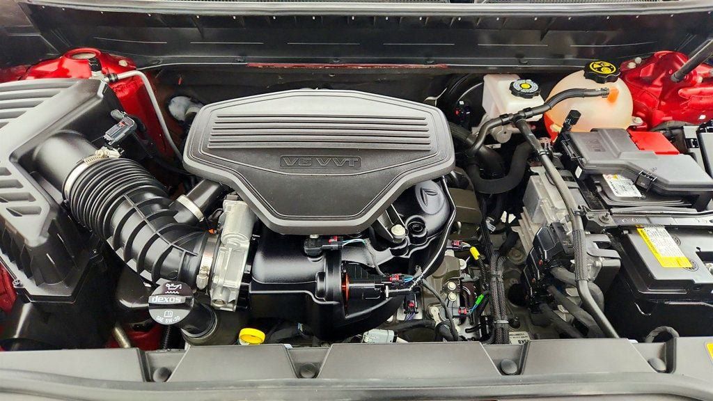 Used 2023 GMC Acadia AT4 w/ Technology Package AWD/4WD image 29