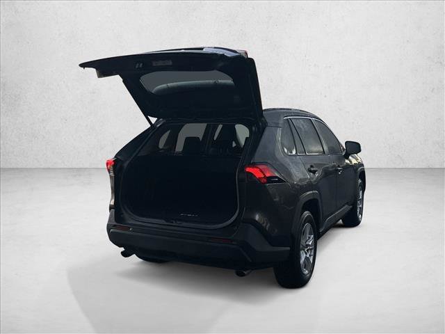 Used 2019 Toyota RAV4 XLE w/ Convenience Package FWD image 8