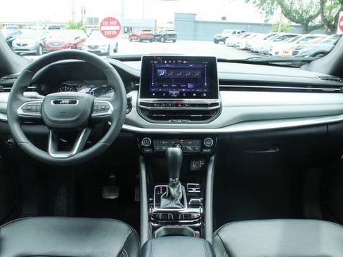 Used 2025 Jeep Compass Limited AWD/4WD image 16