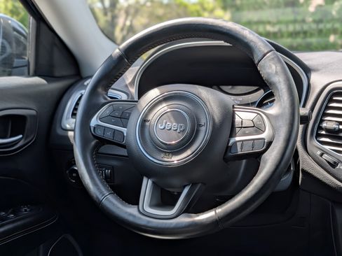 Used 2018 Jeep Compass Latitude image 13