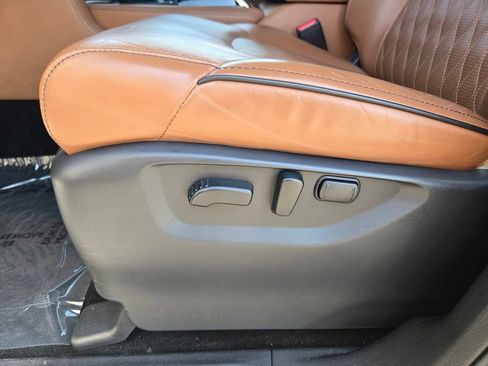Used 2023 INFINITI QX80 Sensory w/ All-Season Package AWD/4WD image 17