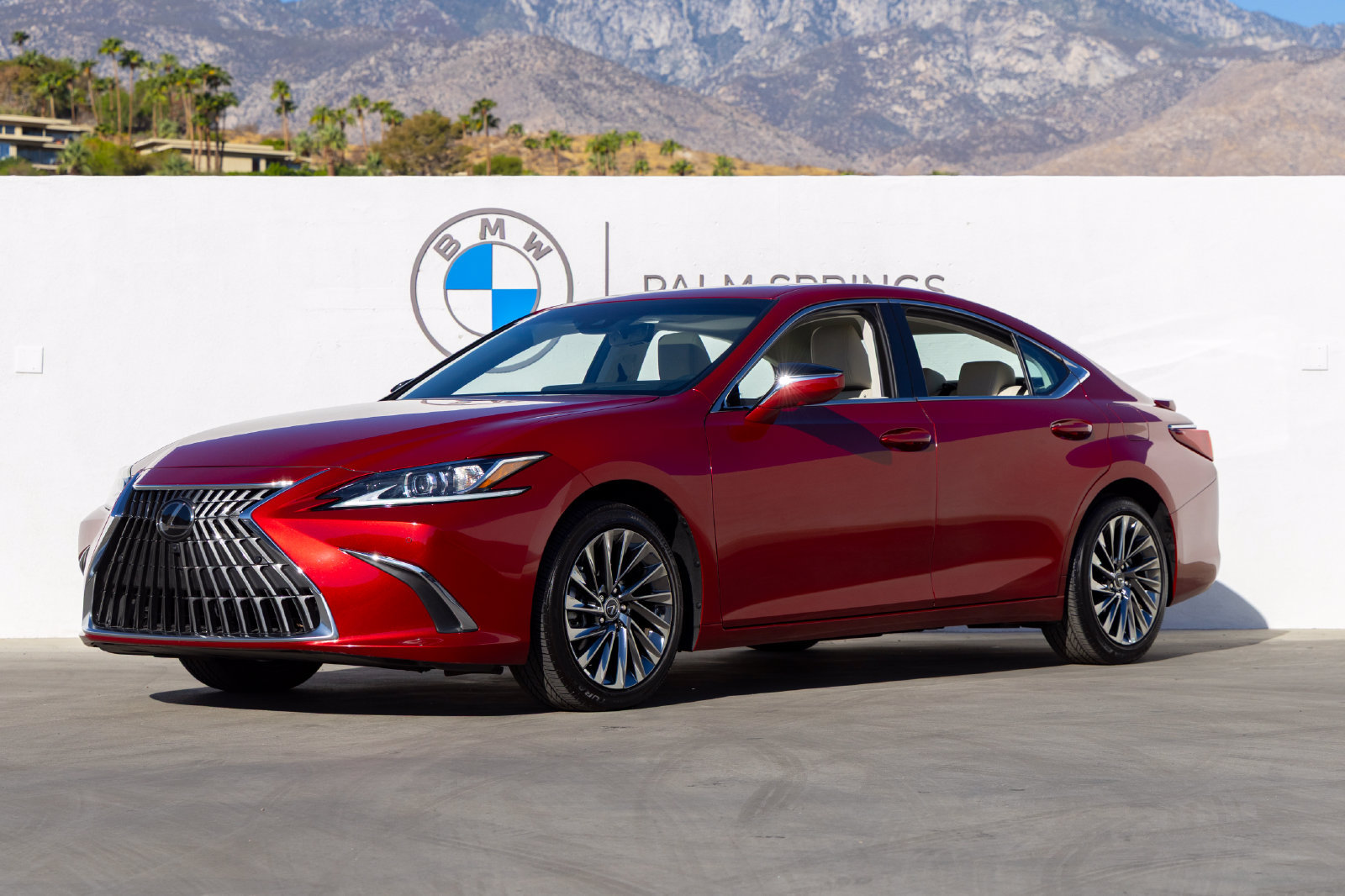Used 2024 Lexus ES 300h w/ Technology Package FWD image 1