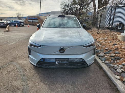 Used 2025 Volvo EX90 Ultra image 2