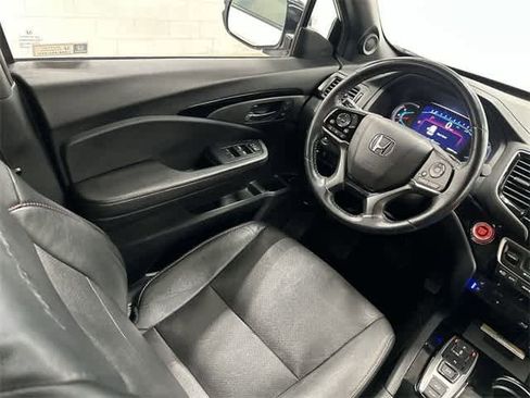 Certified 2022 Honda Pilot Black Edition image 12