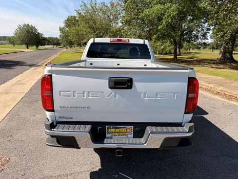 Used 2021 Chevrolet Colorado W/T RWD image 4