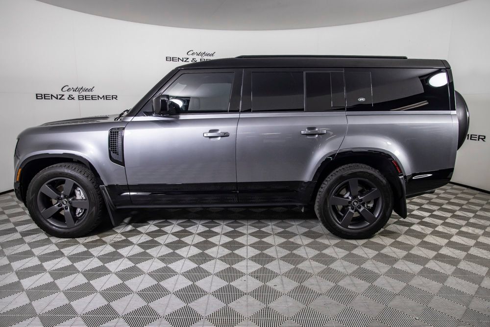 Used 2024 Land Rover Defender 130 X-Dynamic SE AWD/4WD image 9
