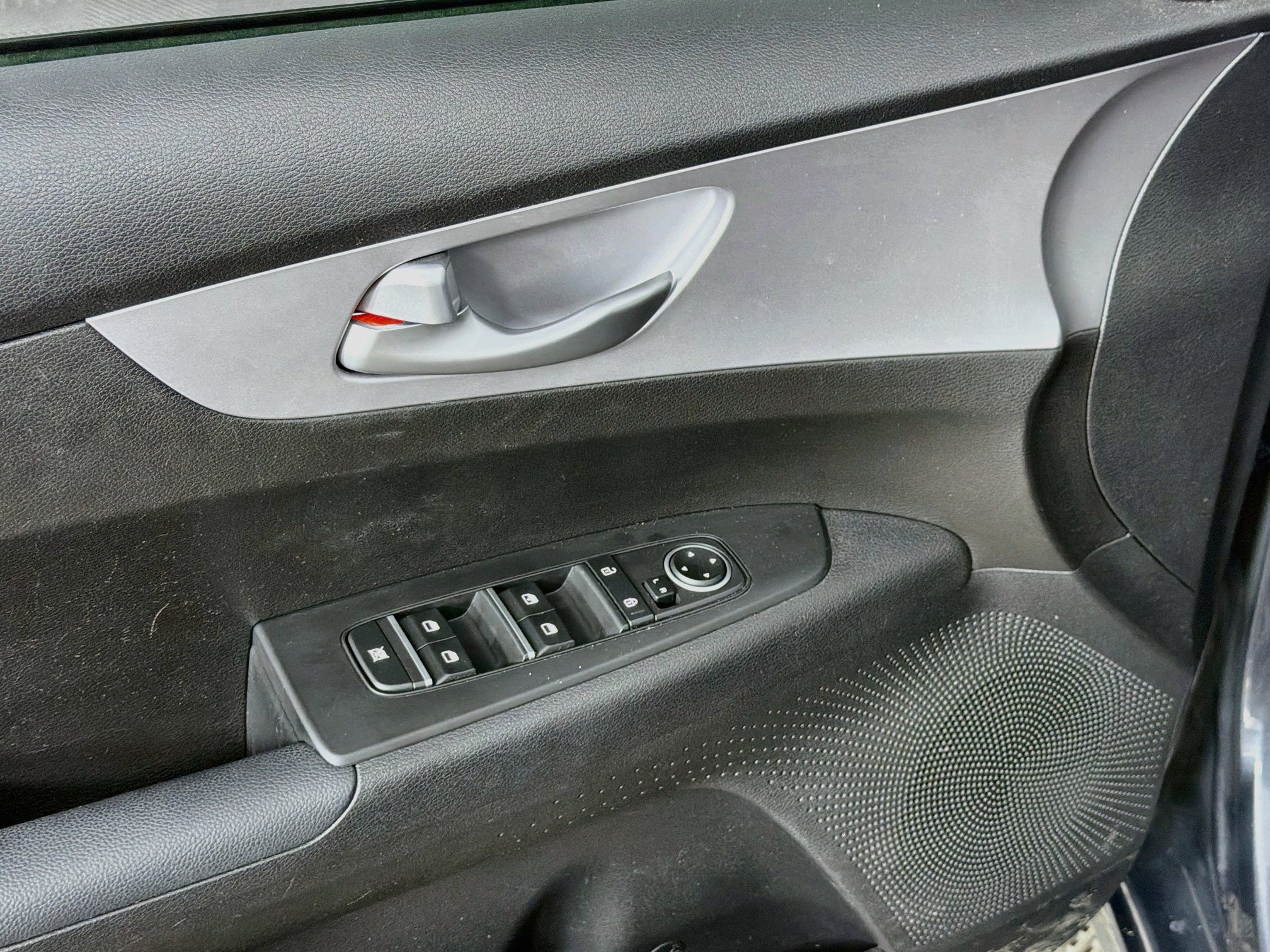 Used 2024 Kia Forte LXS w/ LXS Technology Package FWD image 15