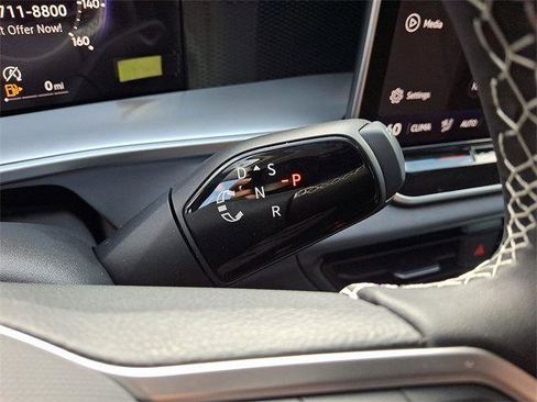 New 2025 Volkswagen Tiguan SE image 11