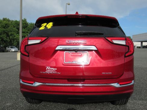 Used 2024 GMC Terrain Denali w/ Denali Premium Package AWD/4WD image 6