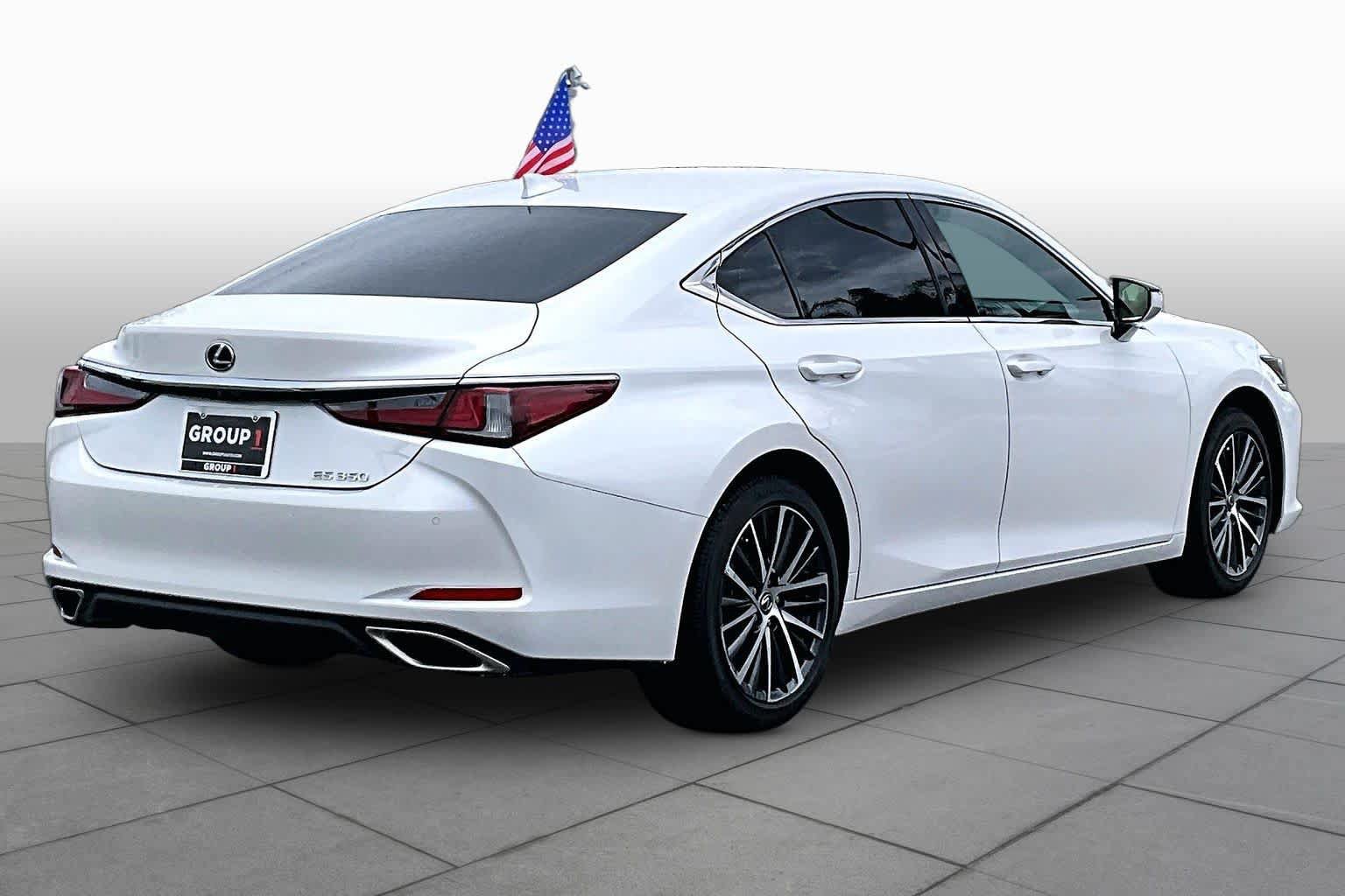 Used 2024 Lexus ES 350 w/ Premium Package FWD image 13
