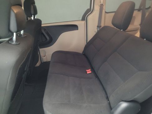 Used 2018 Dodge Grand Caravan SE w/ UConnect Hands-Free Group FWD image 18