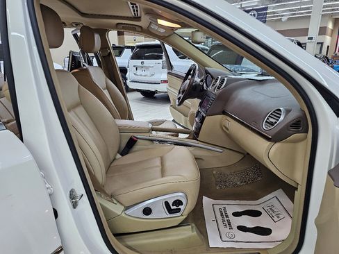 Used 2011 Mercedes-Benz GL 450 4MATIC image 22
