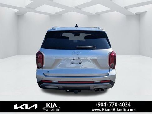 Used 2024 Hyundai Palisade Limited image 4