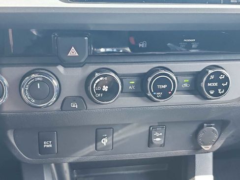 Used 2017 Toyota Tacoma TRD Off-Road image 20