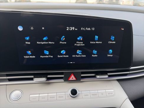 New 2026 Hyundai Elantra Limited image 18