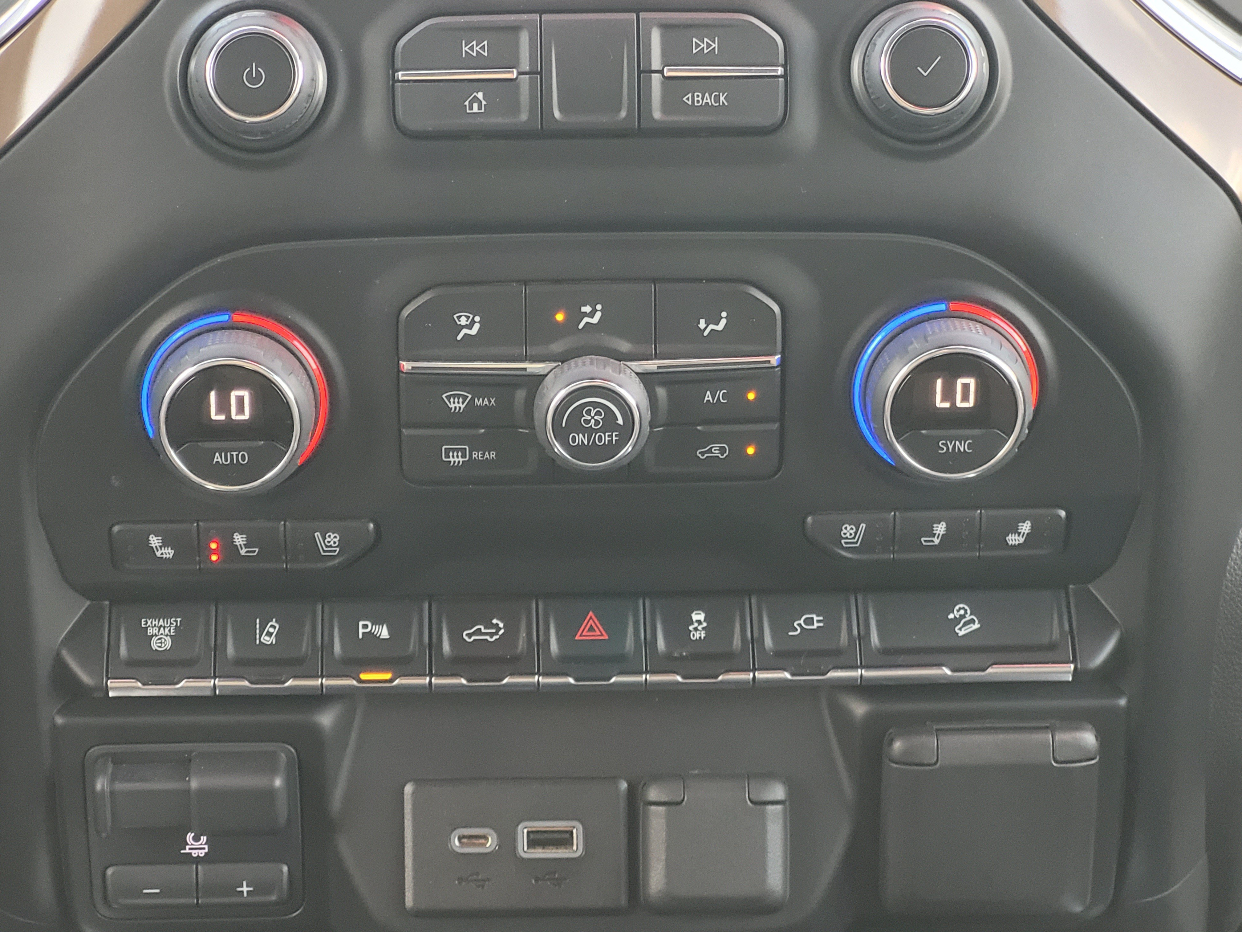 Used 2022 Chevrolet Silverado 2500 High Country w/ Z71 Off-Road Package AWD/4WD image 16