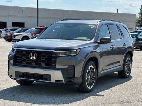 New 2026 Honda Pilot Touring image 2