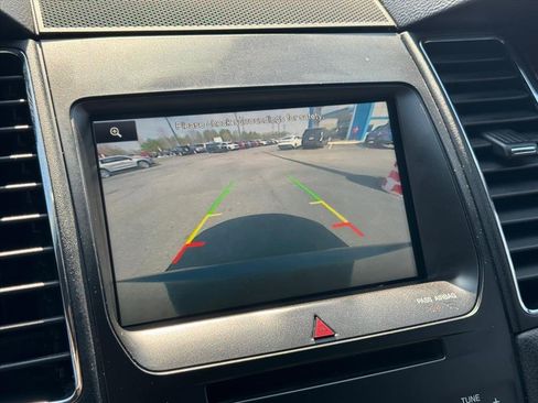 Used 2015 Ford Taurus Limited image 25