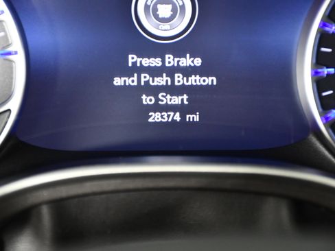 Used 2024 Chrysler Pacifica Touring-L FWD image 10