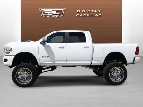 Used 2023 RAM 2500 Laramie AWD/4WD image 2
