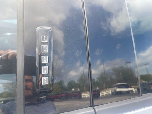 Used 2017 Ford F250 Lariat w/ Chrome Package image 14