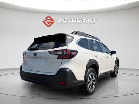 Used 2024 Subaru Outback Premium AWD/4WD image 7