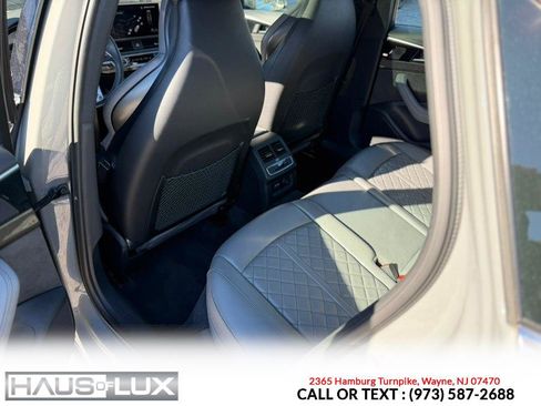 Used 2021 Audi S4 Premium Plus w/ Premium Plus Package image 30