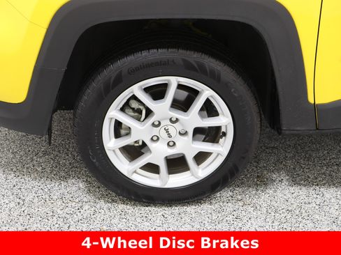 Used 2023 Jeep Renegade Latitude w/ Sun & Fun Group image 11