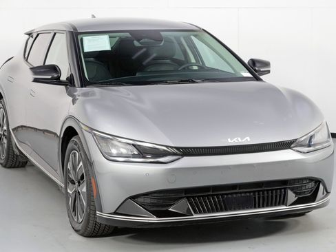 Used 2022 Kia EV6 Wind image 54
