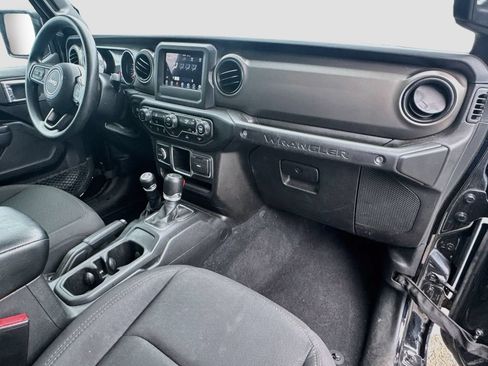 Used 2022 Jeep Wrangler Sport AWD/4WD image 31