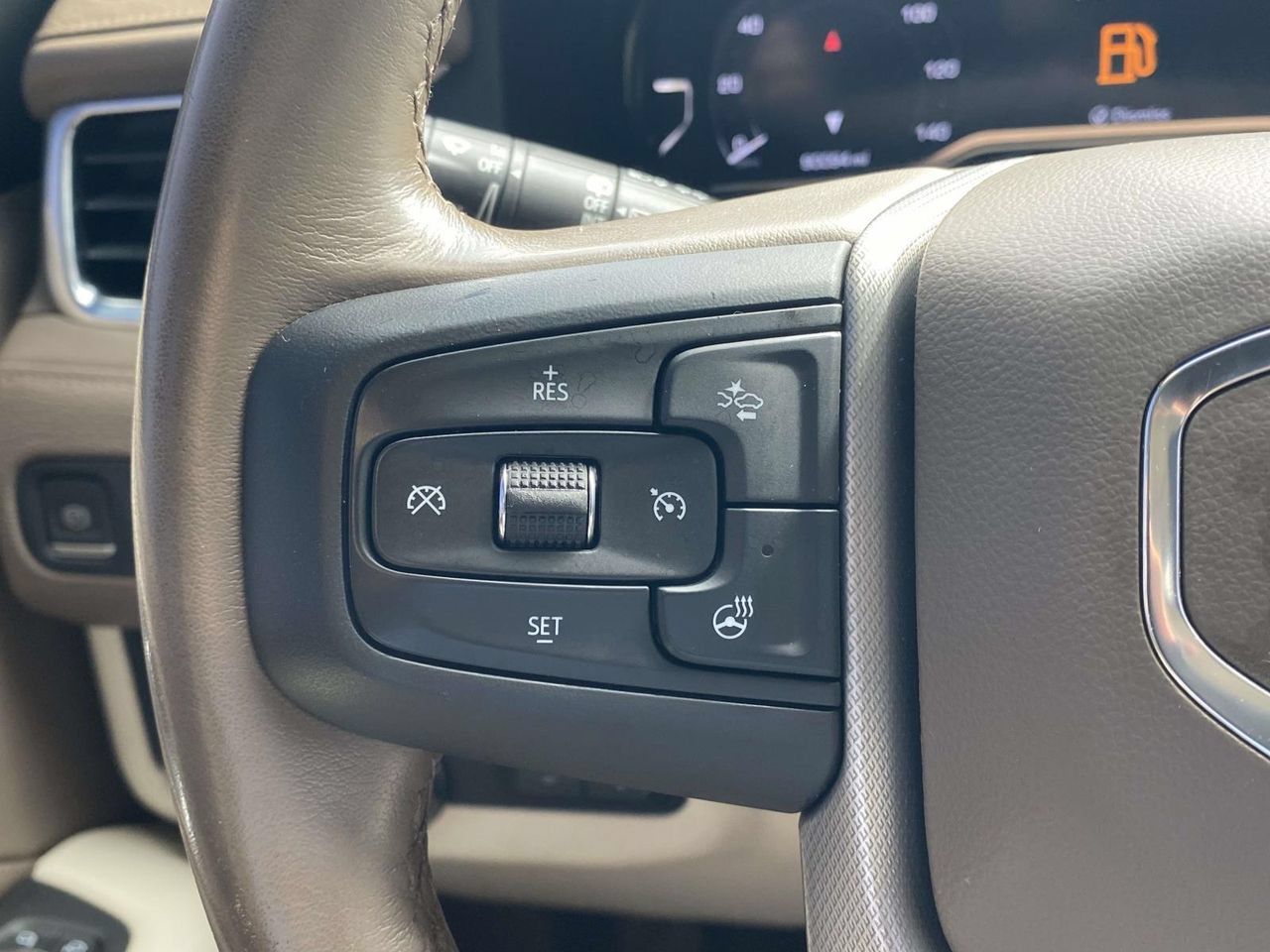 Used 2022 GMC Yukon XL Denali w/ Denali Ultimate Package AWD/4WD image 23