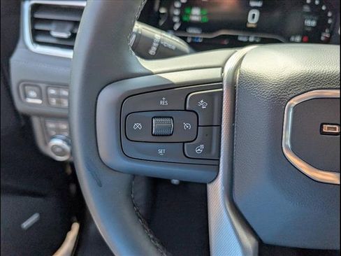 Used 2024 GMC Yukon XL Denali image 6