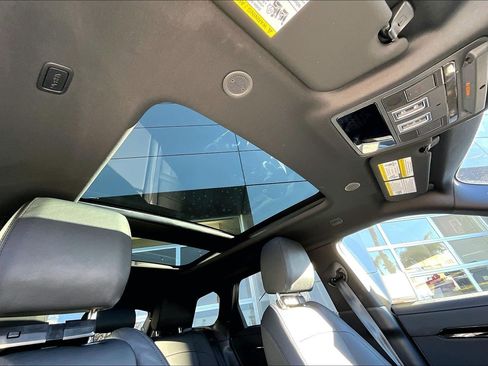 Used 2025 Land Rover Range Rover Evoque Dynamic SE image 22