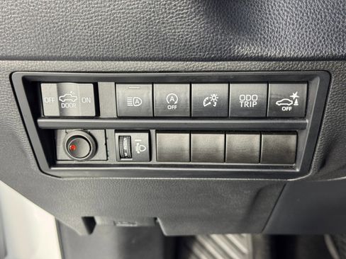 Used 2022 Toyota Tundra SR5 w/ SR5 Convenience Package image 16