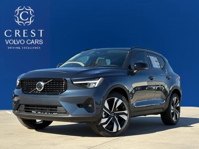 New 2026 Volvo XC40 B4 Plus w/ Protection Package Premier