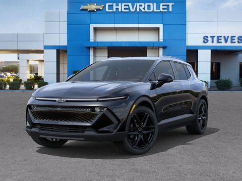 New 2026 Chevrolet Equinox EV LT w/ LPO, Blackout Package image 6